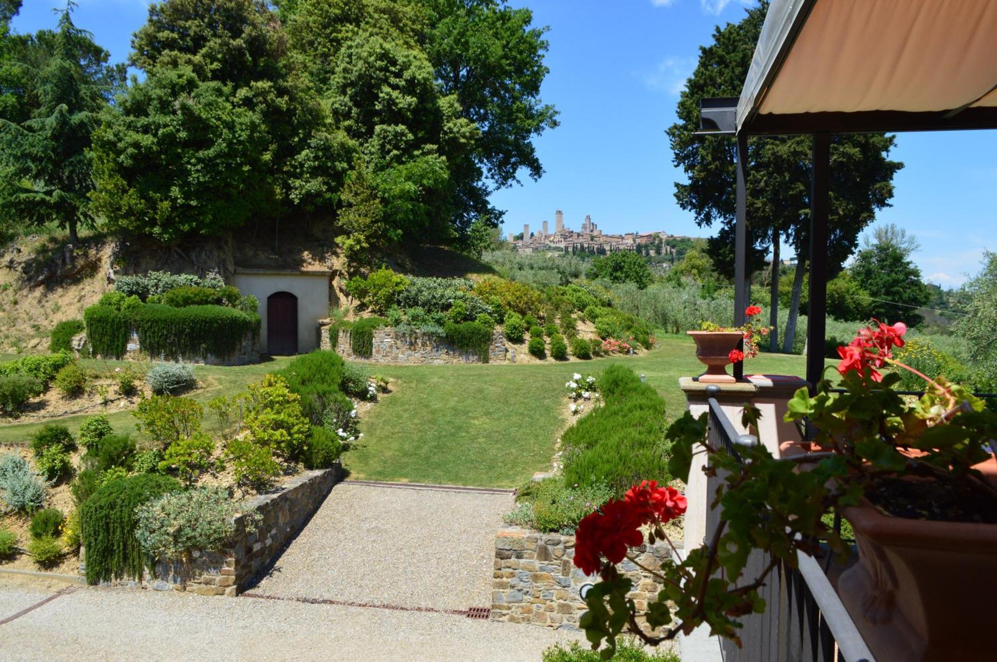 Tenuta Guardastelle - Agriturismo And Vineyard 圣吉米纳诺 外观 照片
